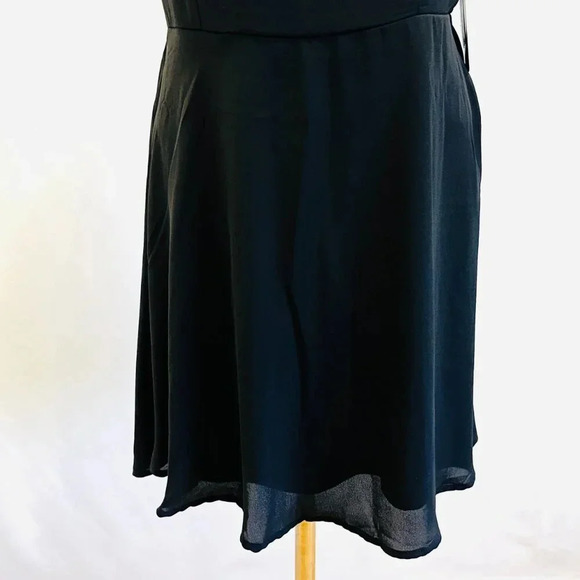 NWT Lily Rose Juniors Sleeveless Adjustable Strap Black Mini Dress Size Medium - Picture 5 of 14